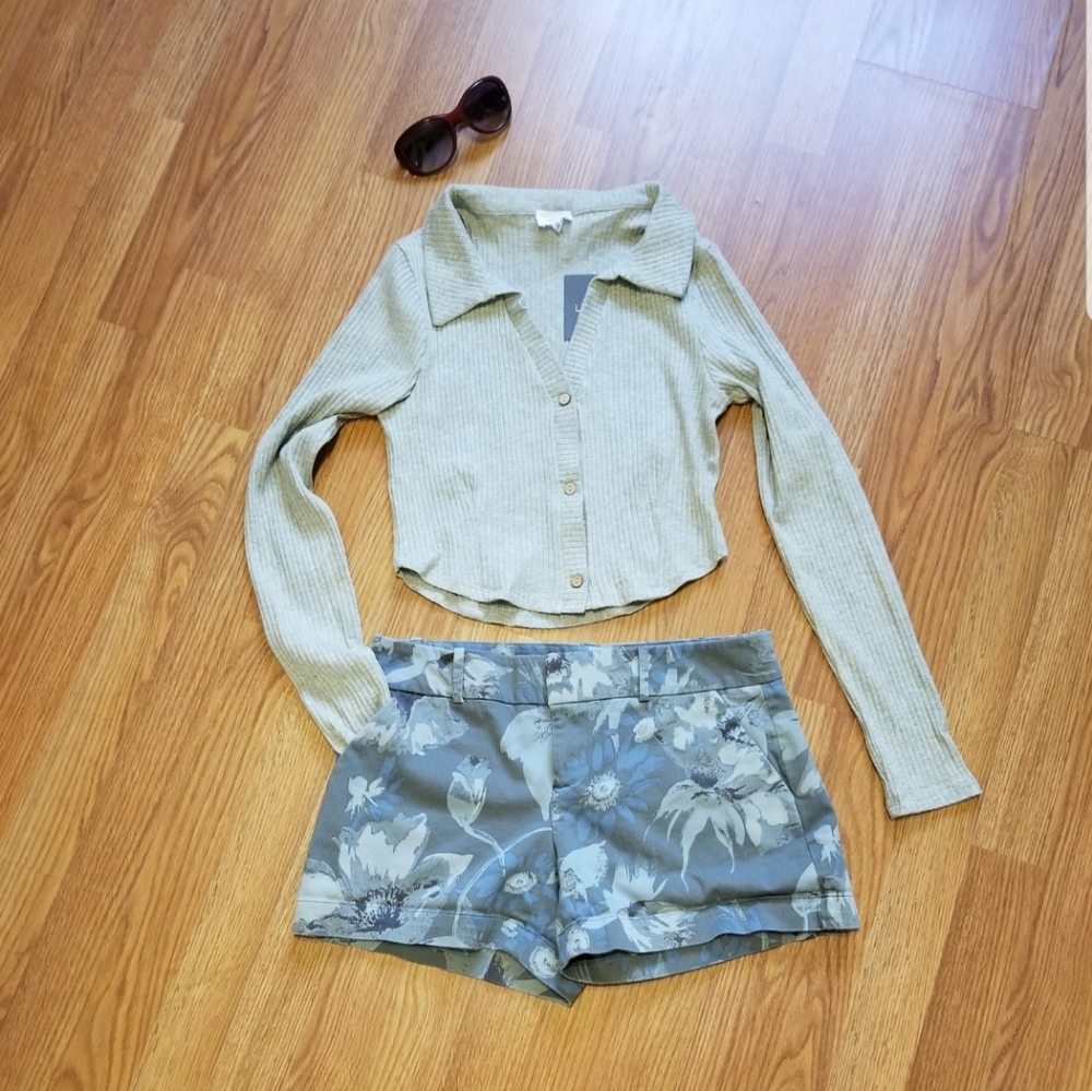 Calvin Klein Green & Gray Floral Dress Shorts